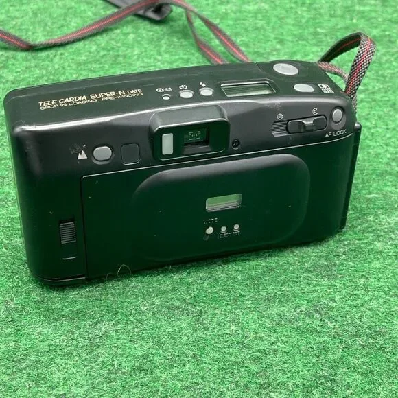 Fuji Discovery 400 Tele Multi Auto Focus 35/80mm Point Shoot Camera with Strap - Picture 2 of 2